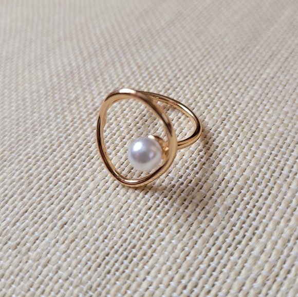 Plunder Design Gold Pearl Minimalist Ring 8 - Picture 2 of 4